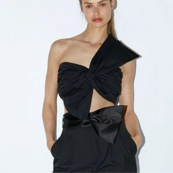 Zara Tops - Zara Black One-Shoulder Top